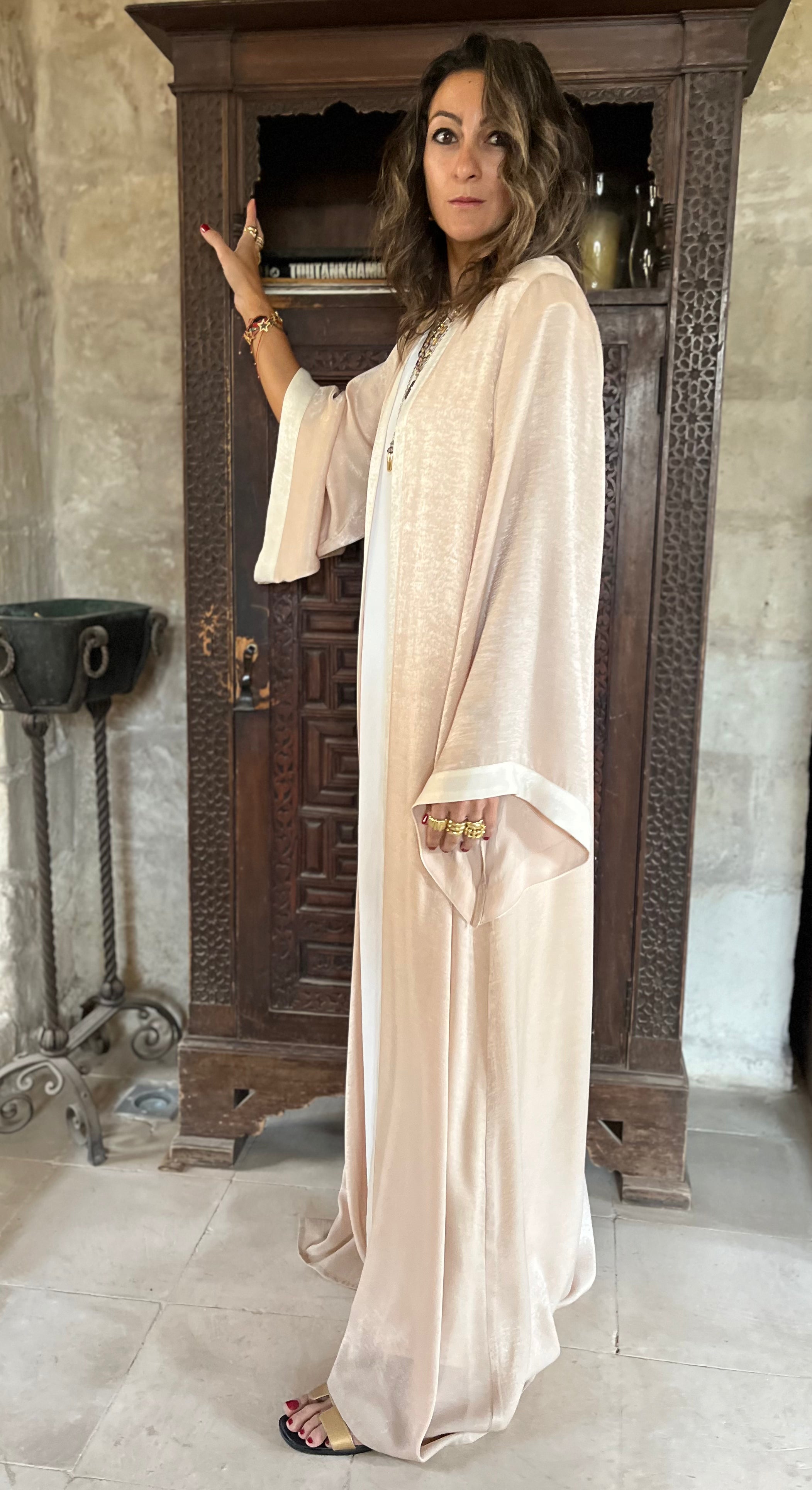 Beige Border Glowy Kimono