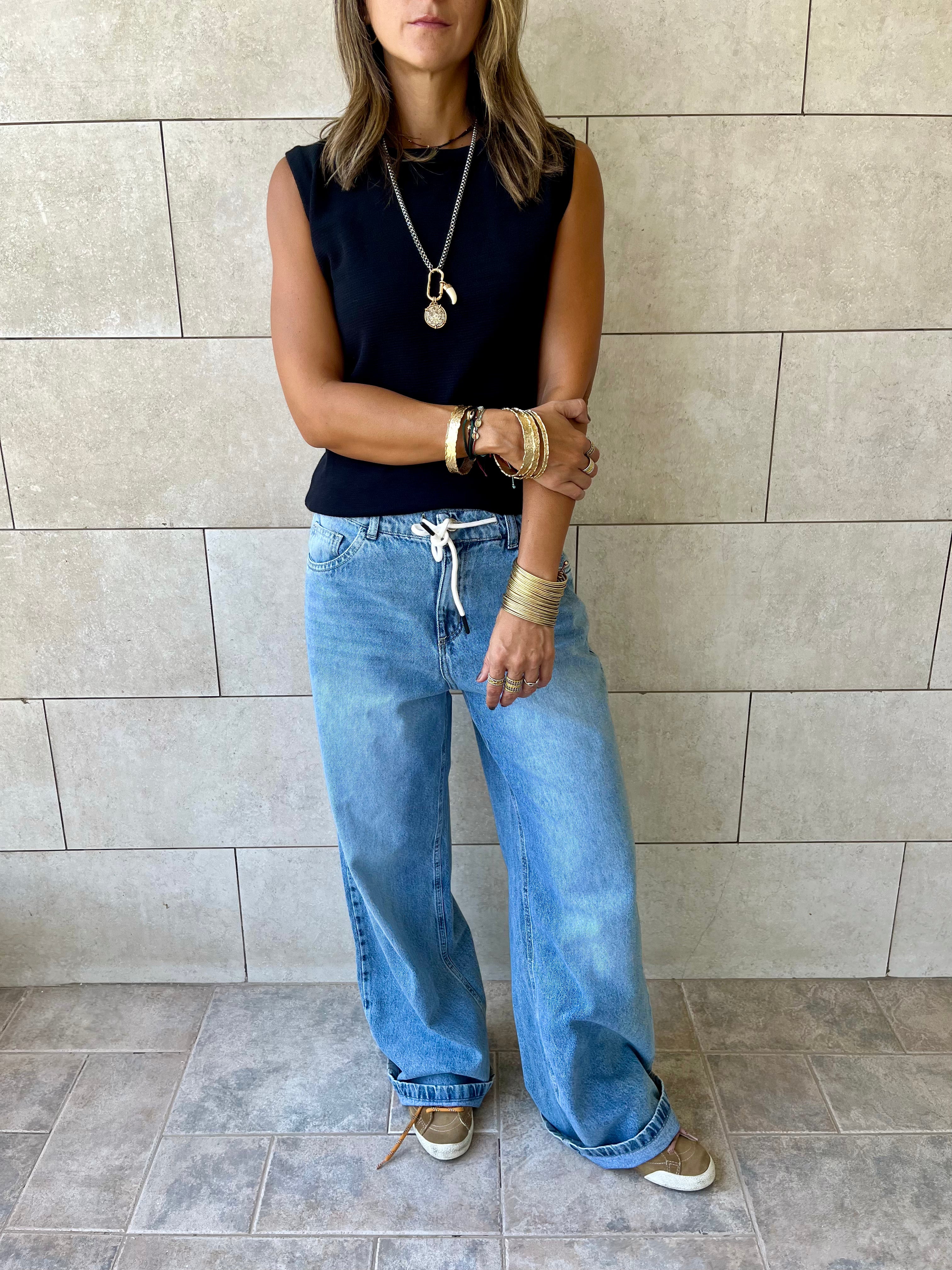 Black Sleeveless Crew Neck Knit Top