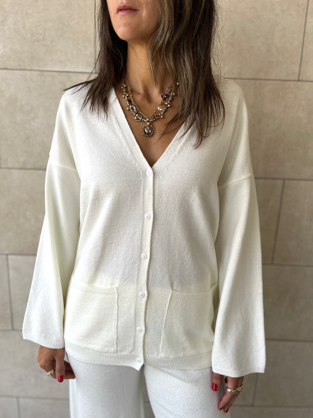 V Button White V Buttons Knit Set – Frillu