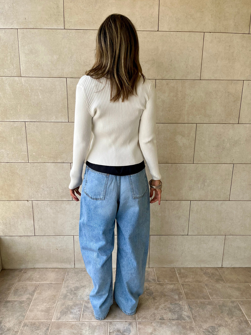 White Contour Buttoned Cardigan