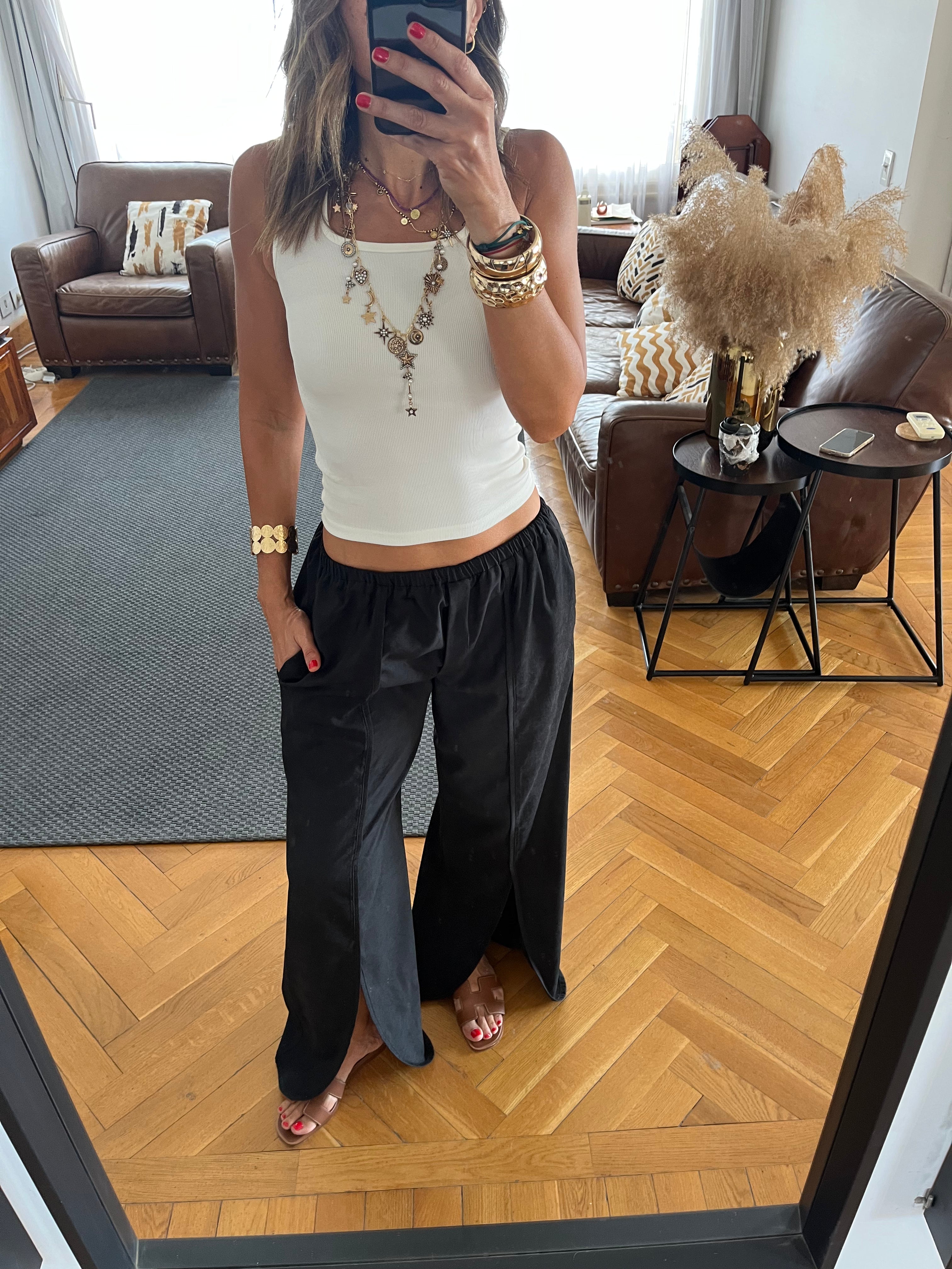 Black Middle Line Ropped In Pants