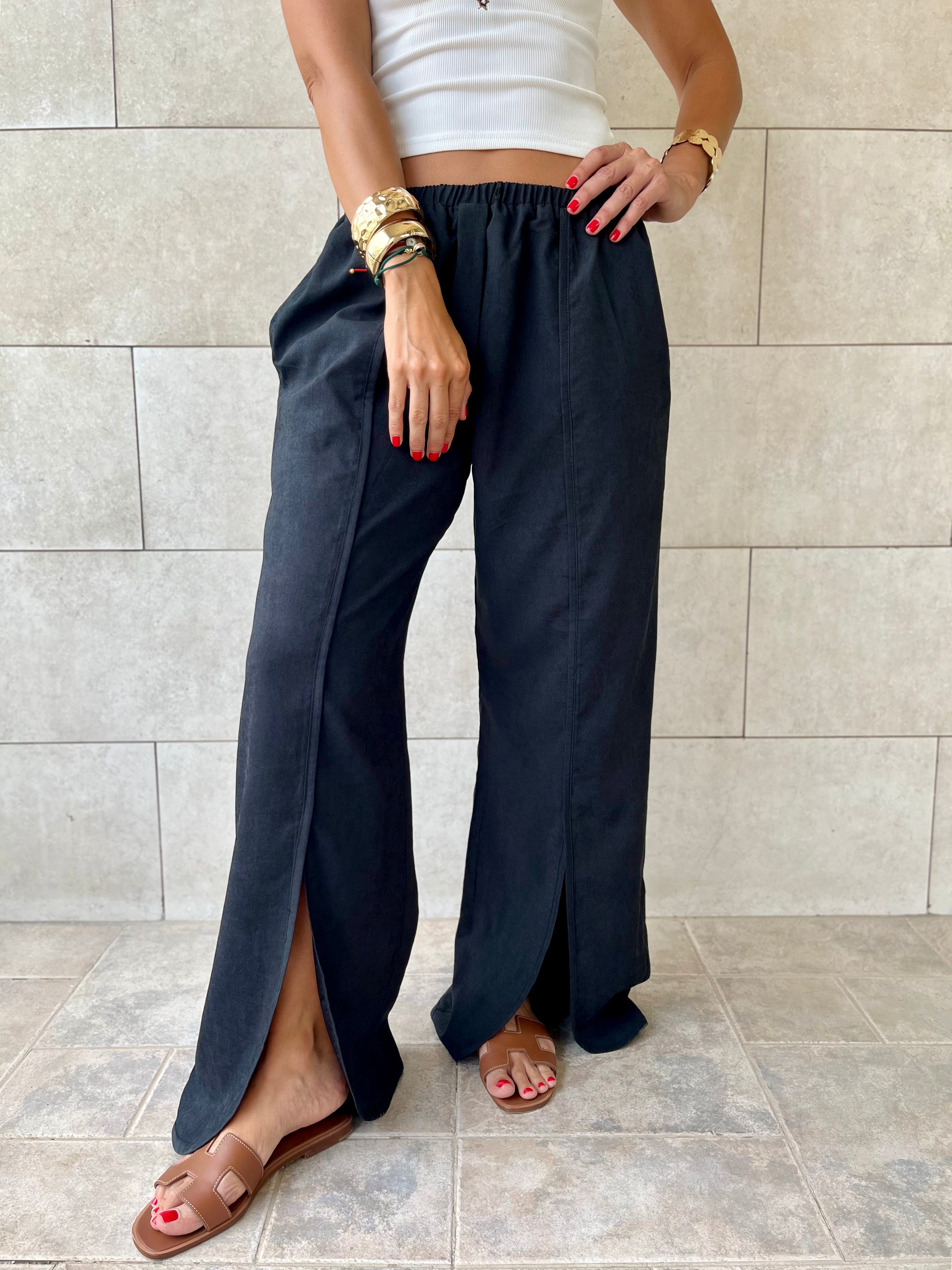 Black Middle Line Ropped In Pants