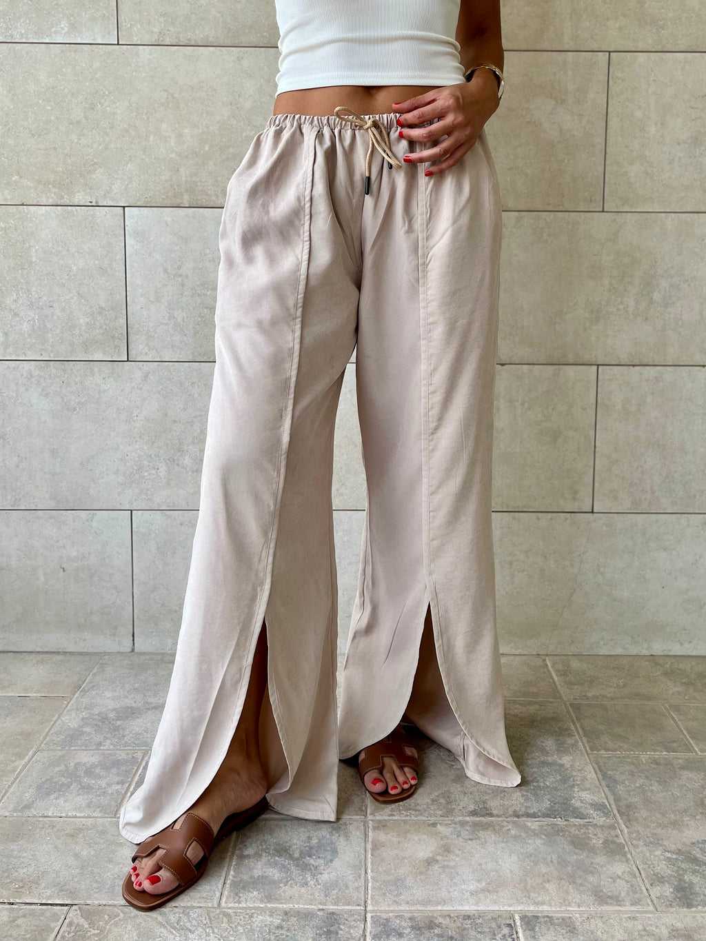 Beige Middle Line Ropped In Pants