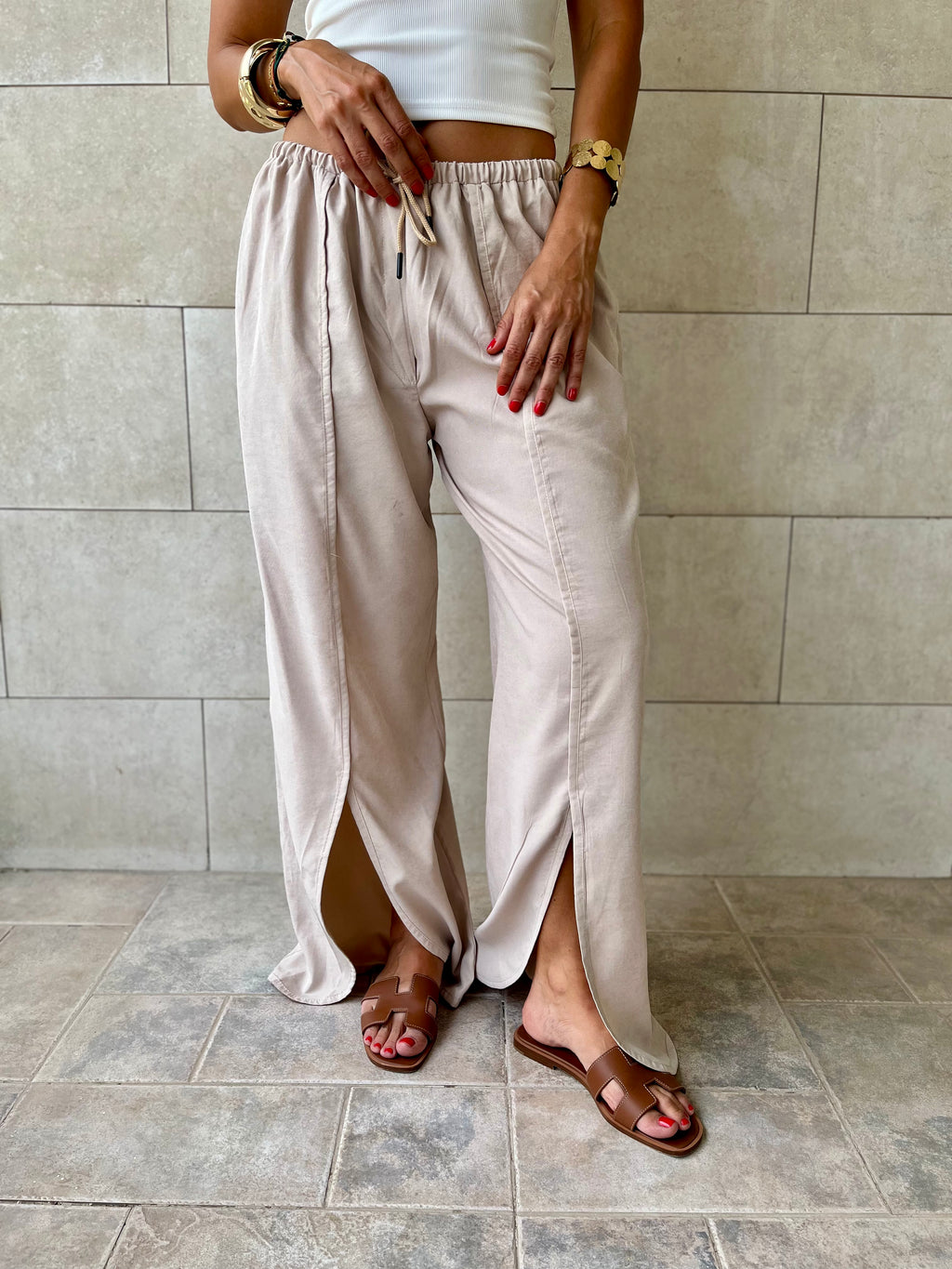 Beige Middle Line Ropped In Pants