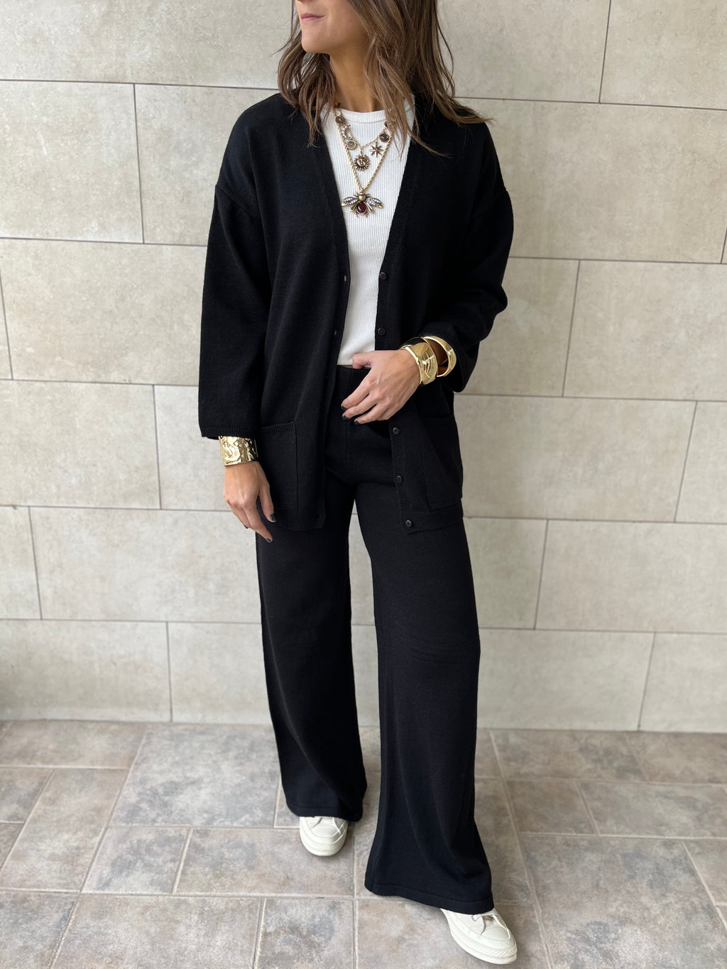 Black V Buttons Knit Set