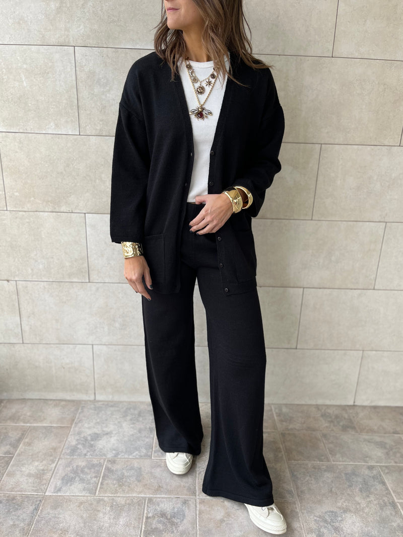 Black V Buttons Knit Set