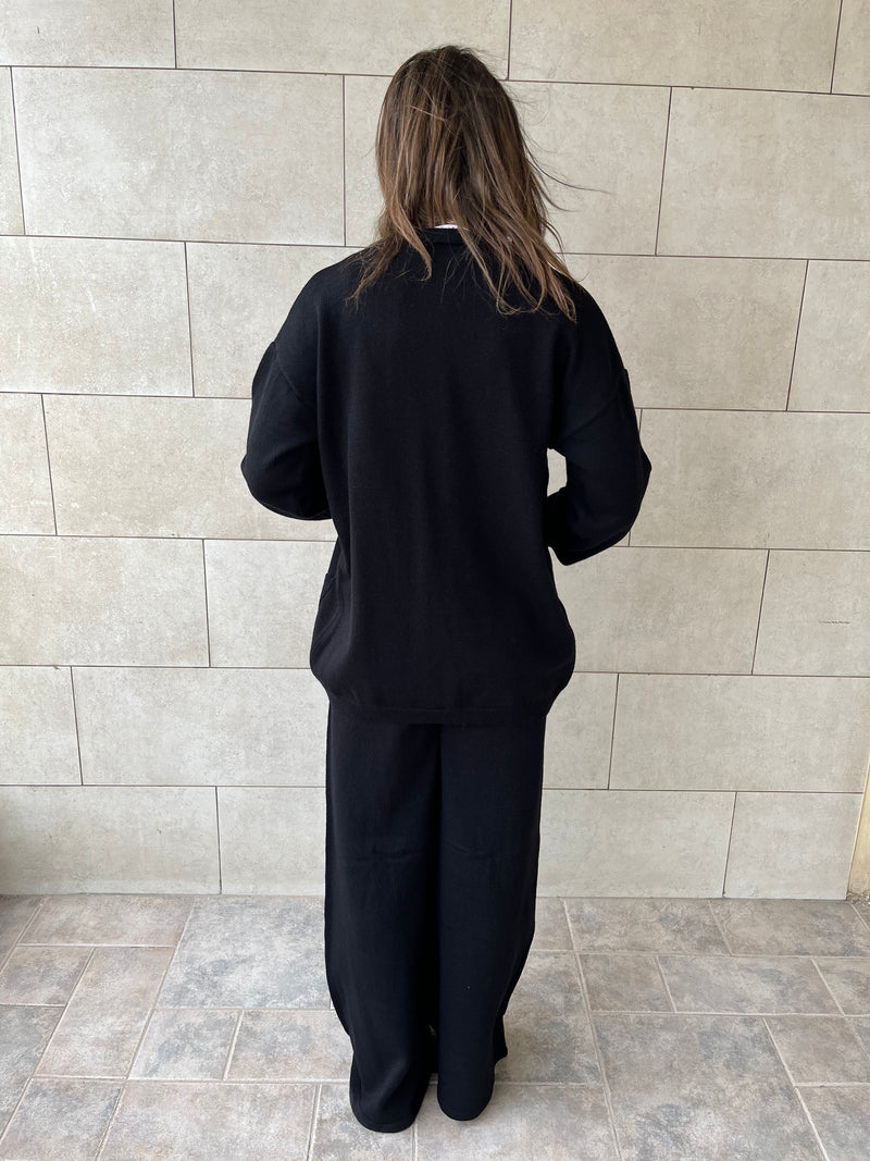 Black V Buttons Knit Set