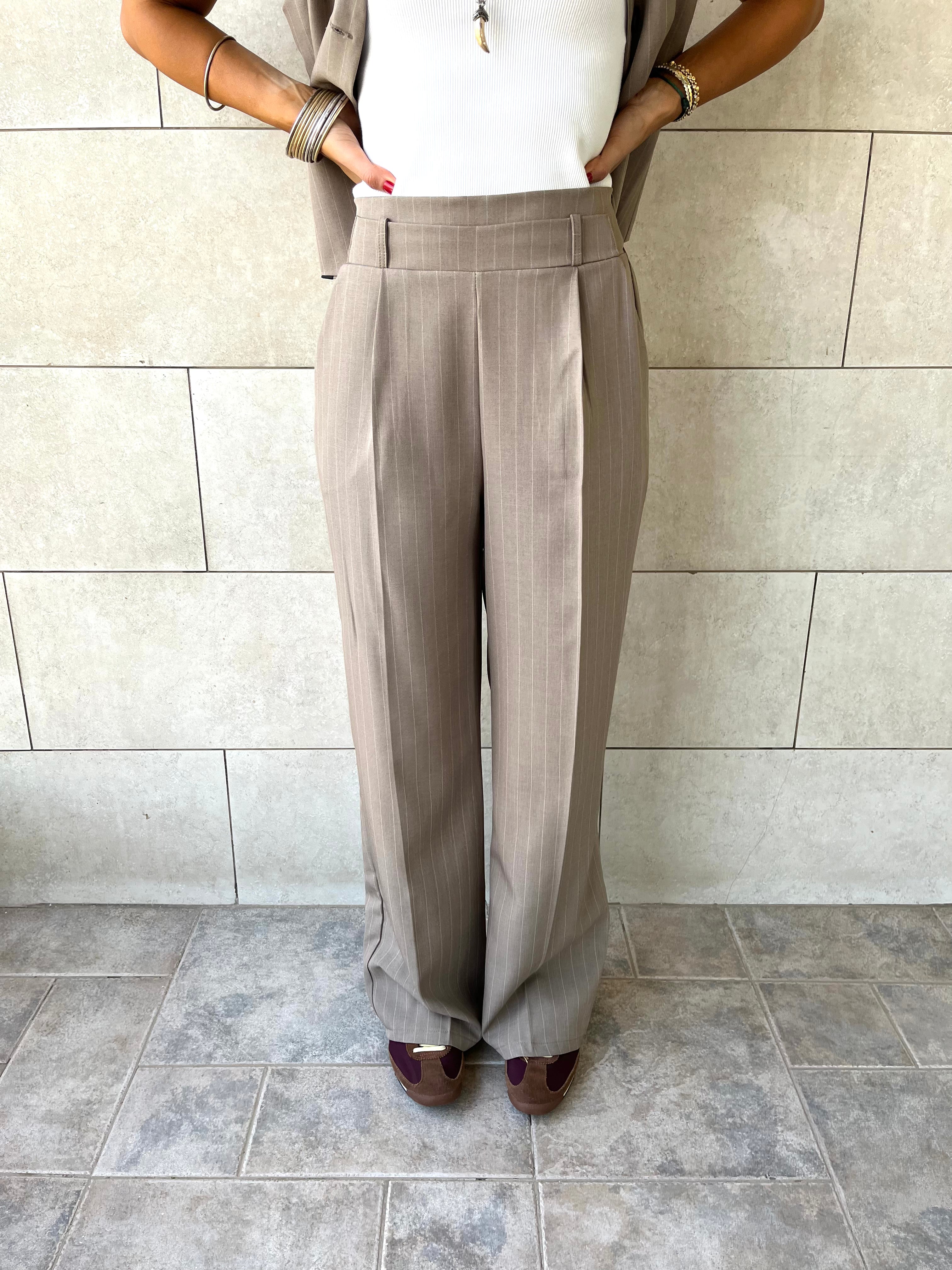 Cafe Striped Frillu Signature Pants