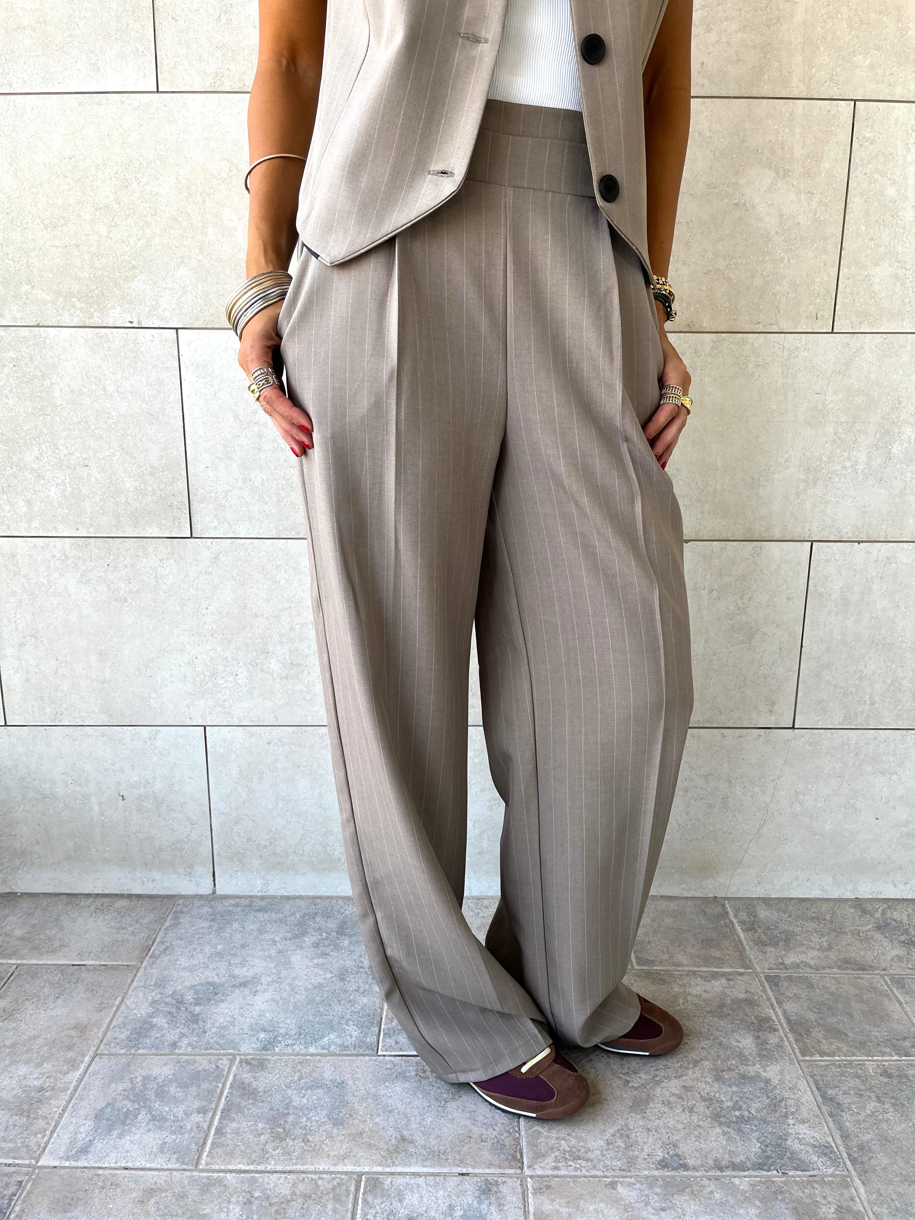 Cafe Striped Frillu Signature Pants