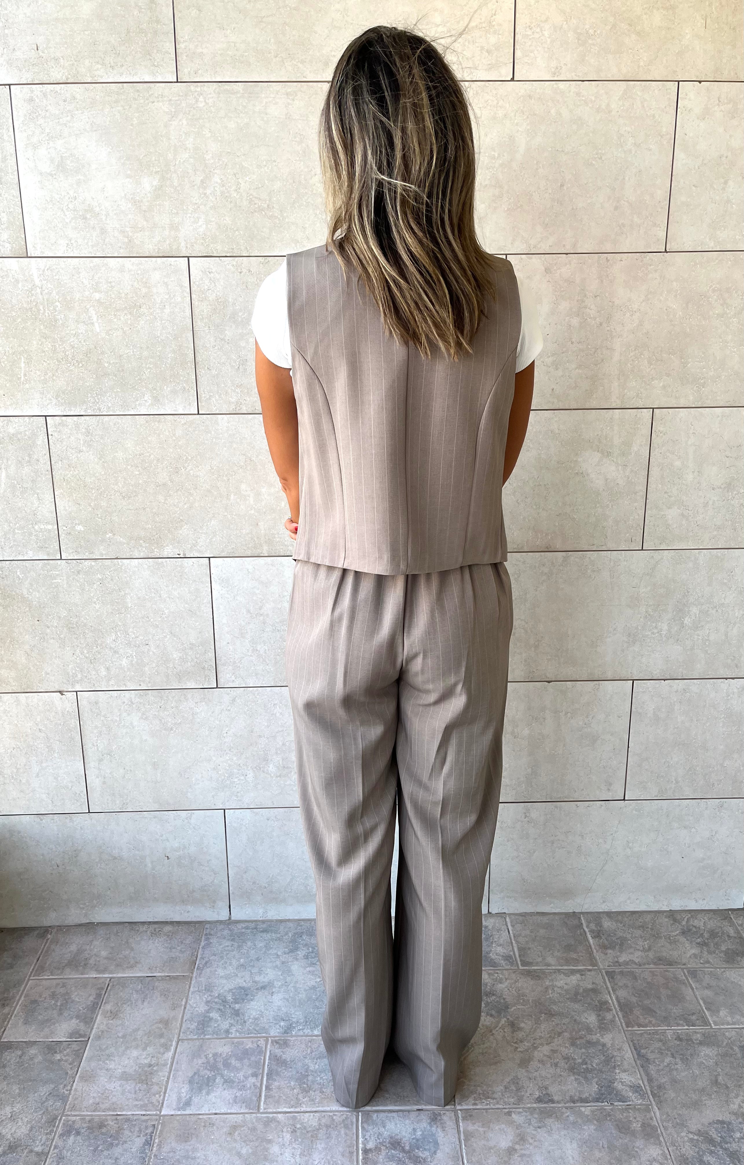 Cafe Striped Frillu Signature Pants