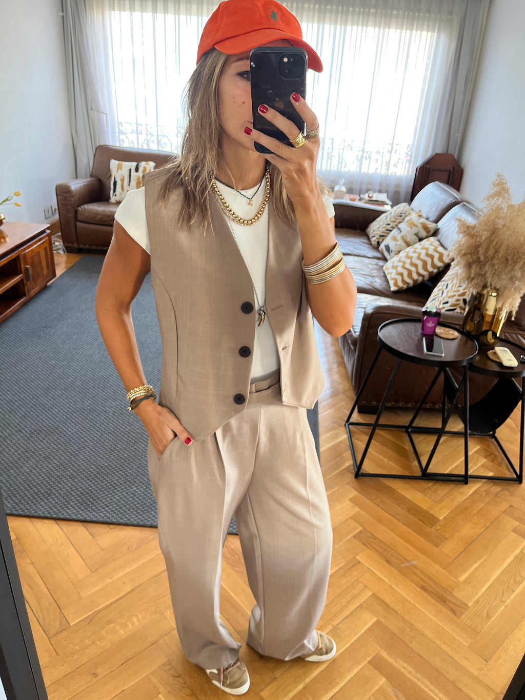 Cafe Frillu Signature Vest