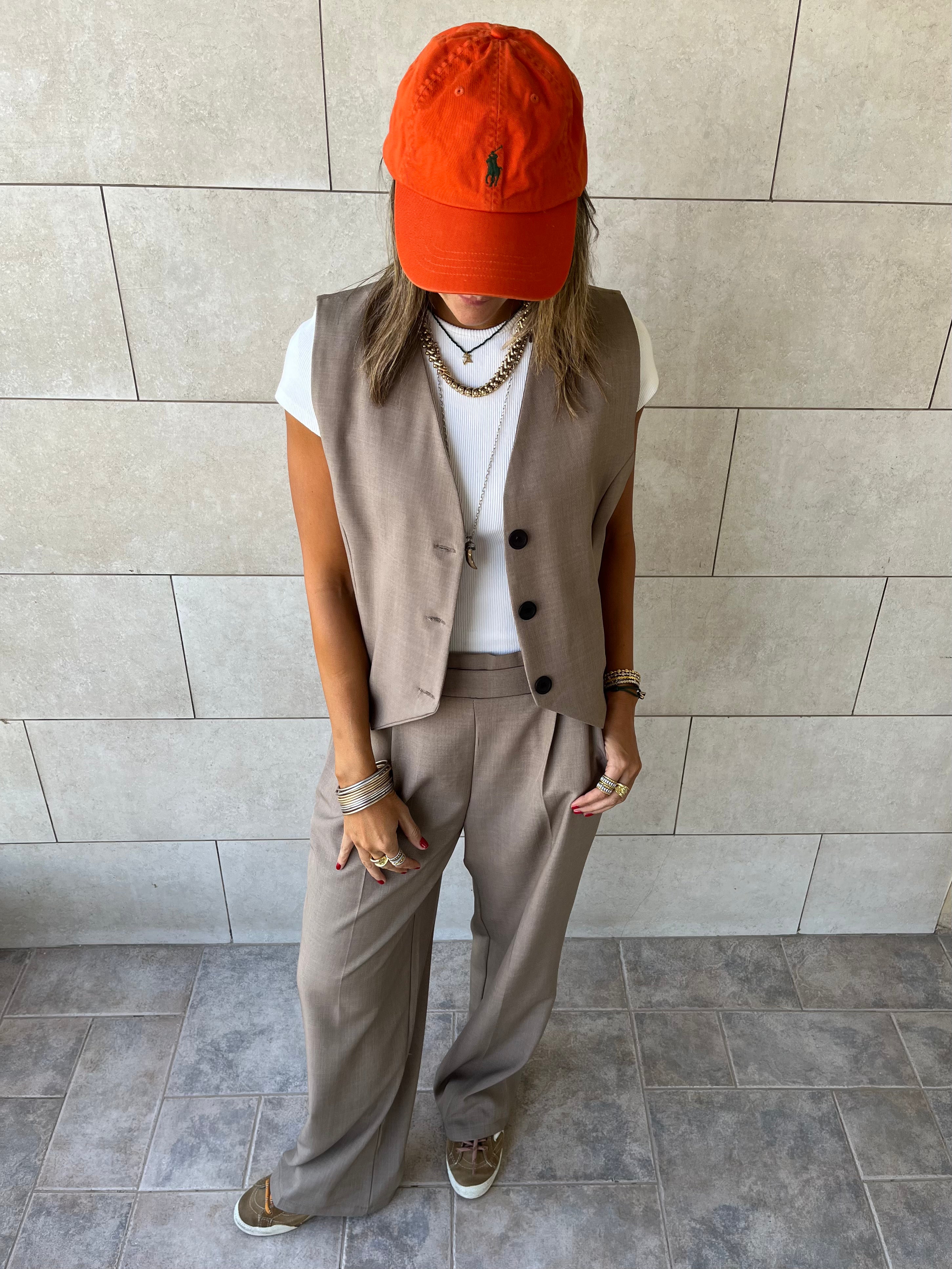 Cafe Frillu Signature Vest