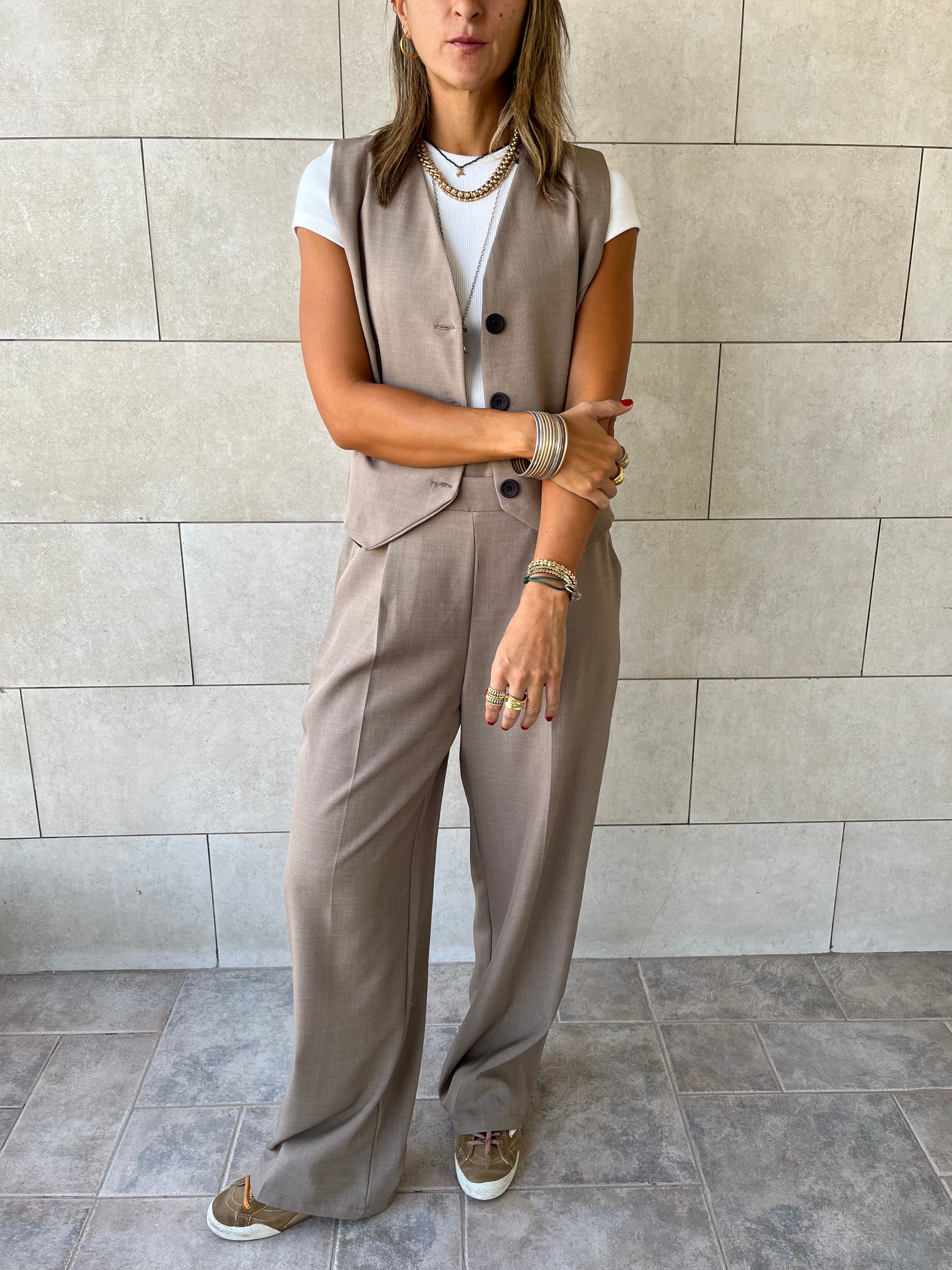 Cafe Frillu Signature Pants