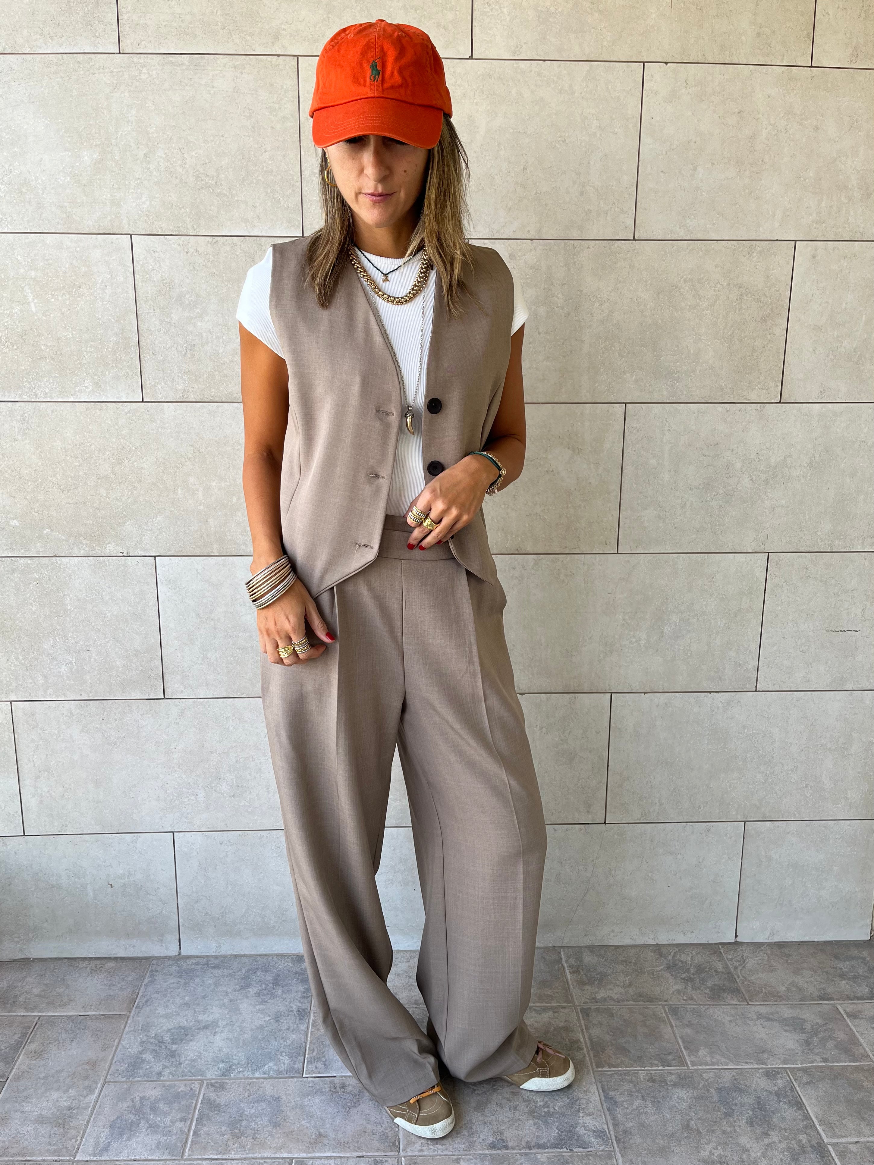 Cafe Frillu Signature Pants