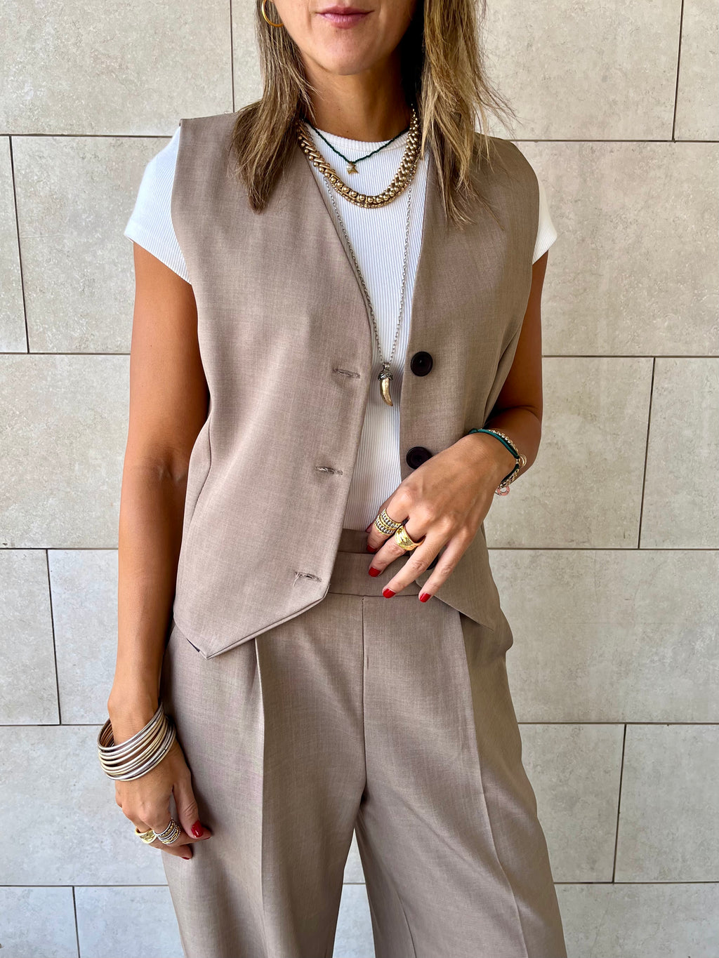 Cafe Frillu Signature Vest