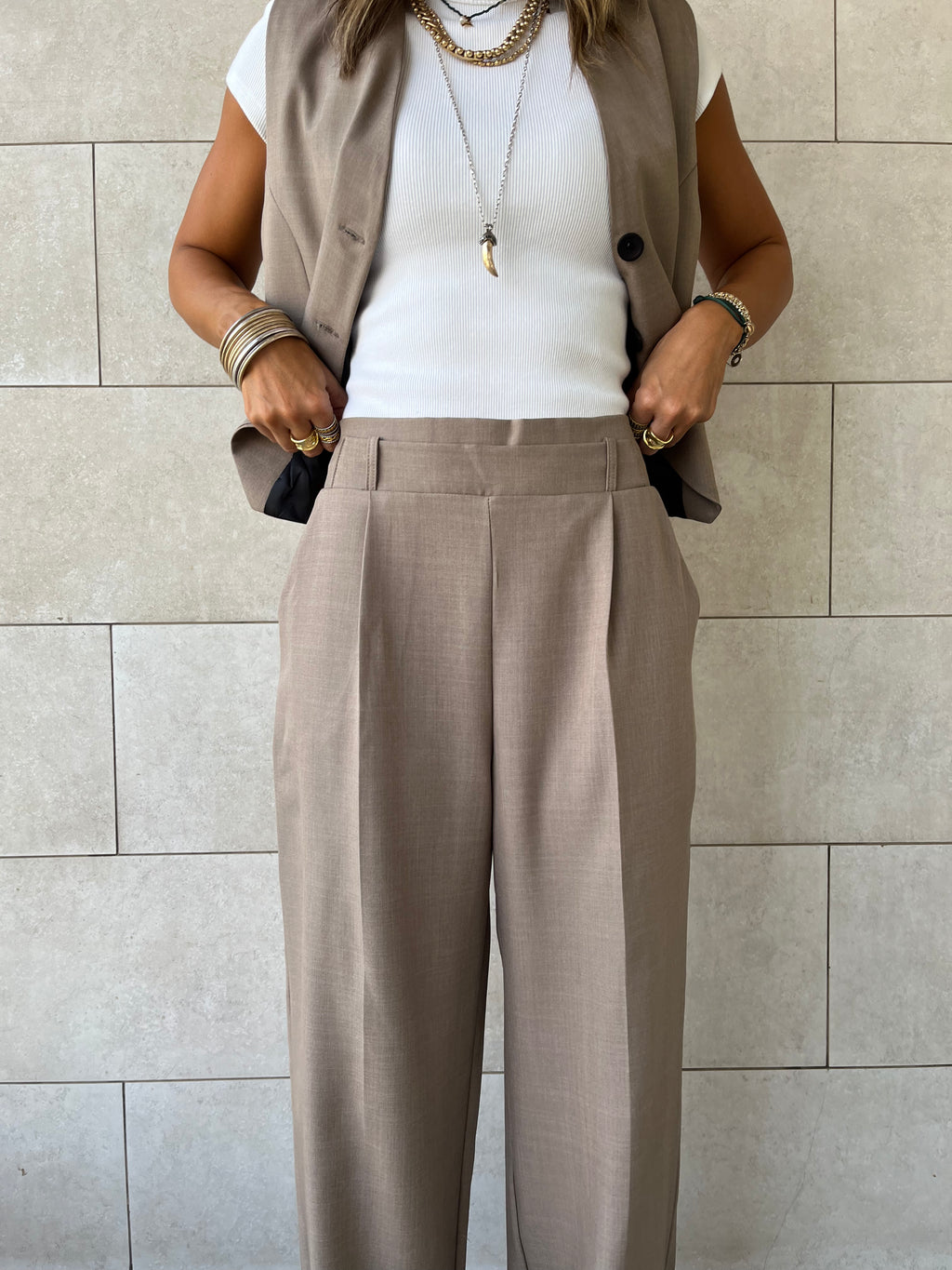 Cafe Frillu Signature Pants