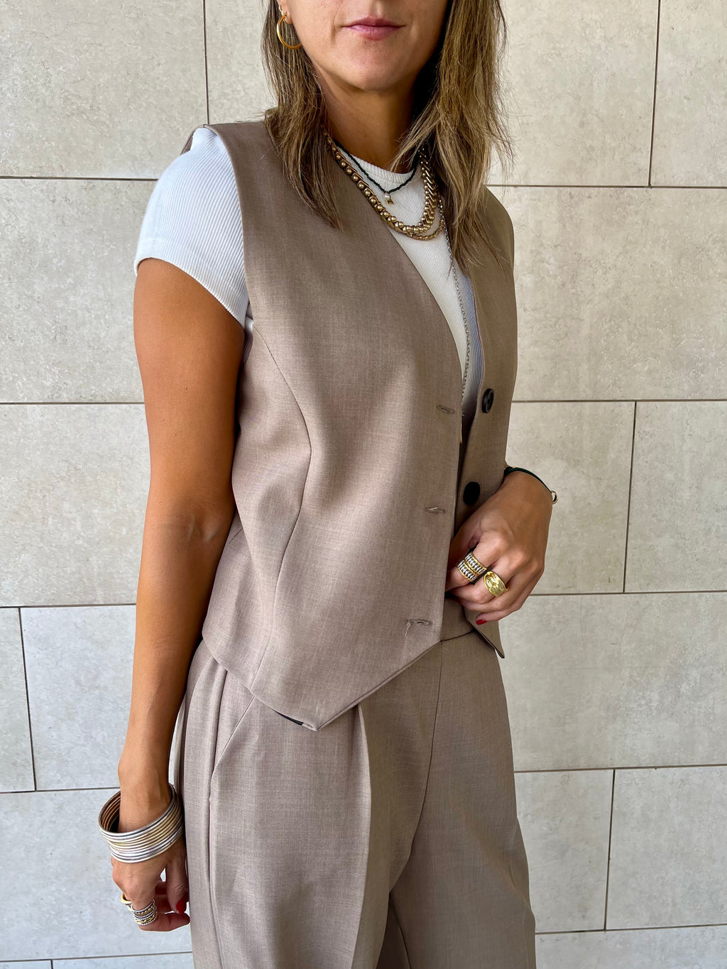 Cafe Frillu Signature Vest