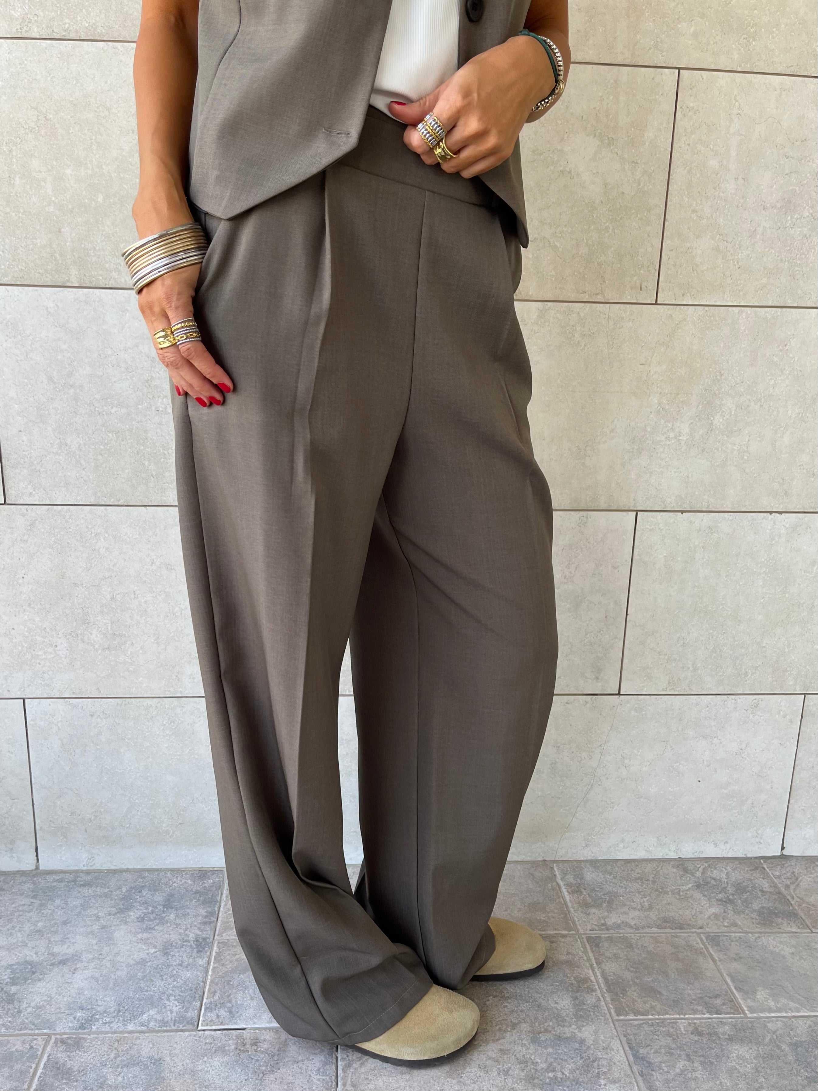Olive Frillu Signature Pants
