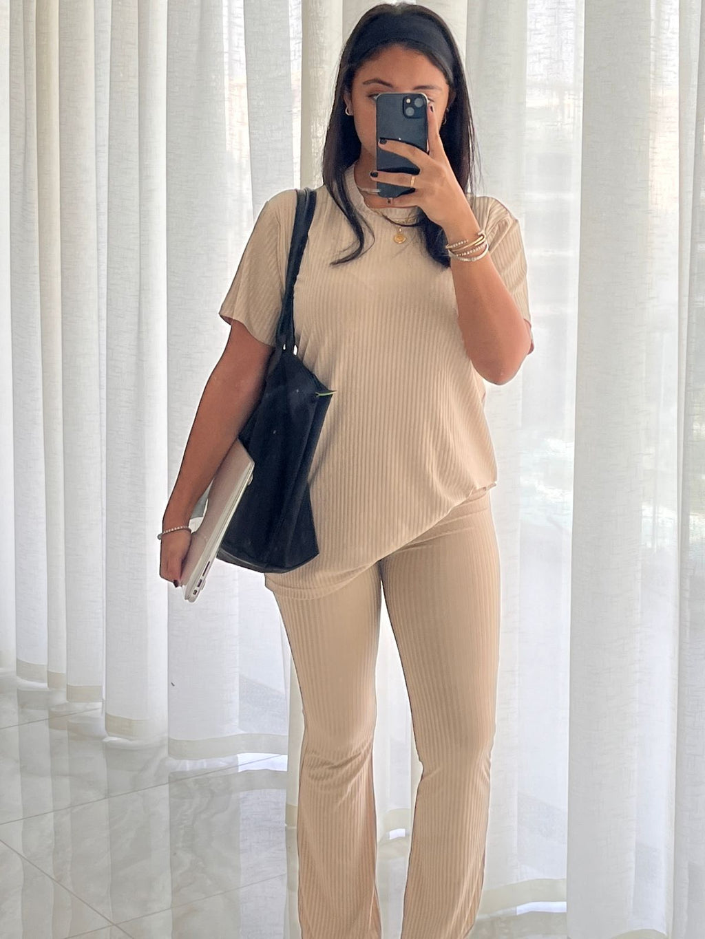 The Beige Uni Essential Flare Set