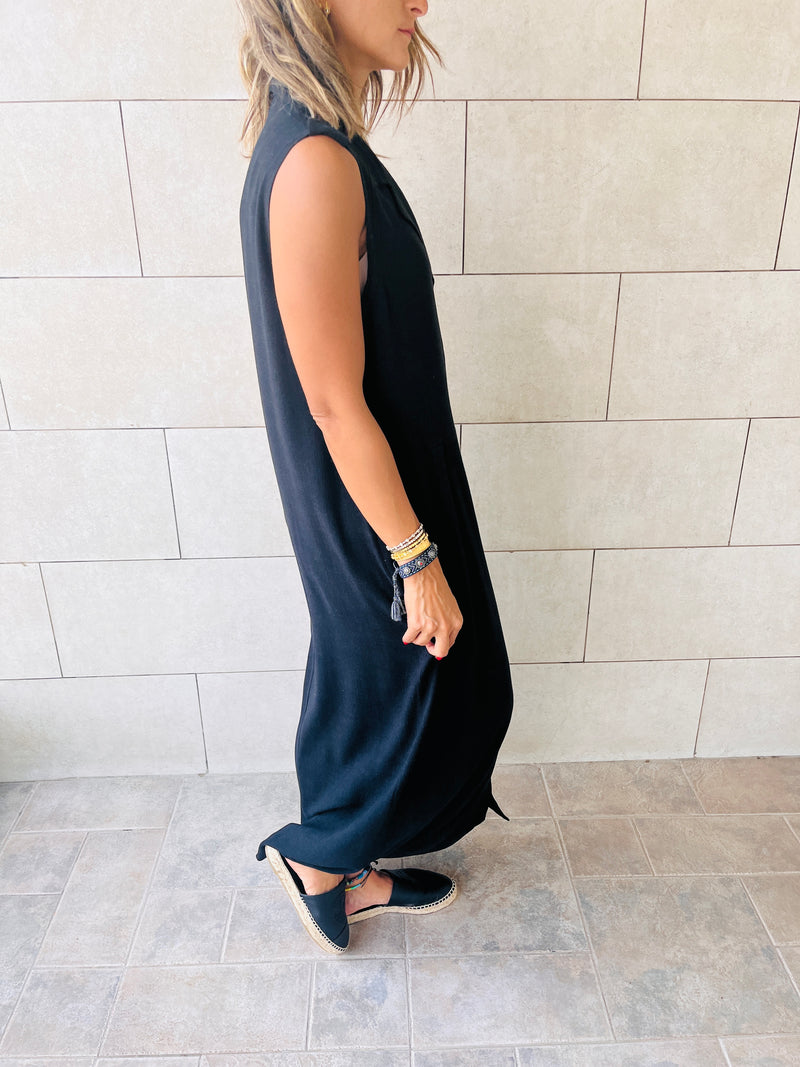Black Sleeveless Linen City Dress