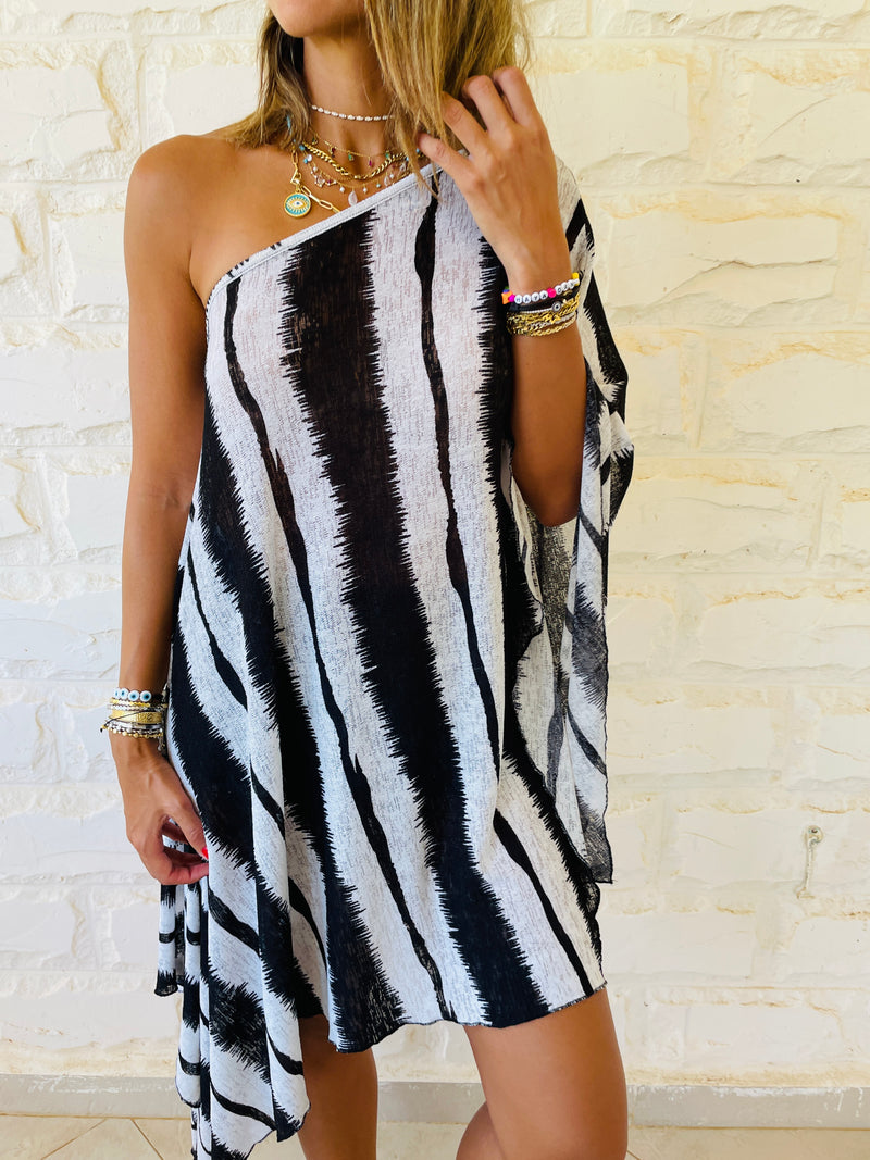 Monochrome Poncho