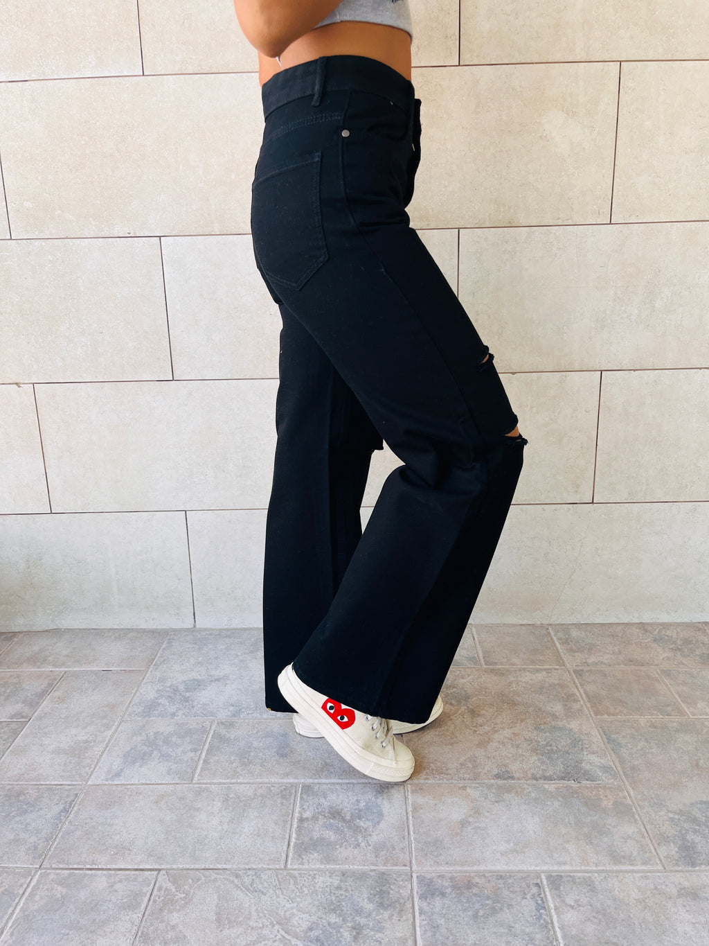 Black 90’s Ripped Jeans