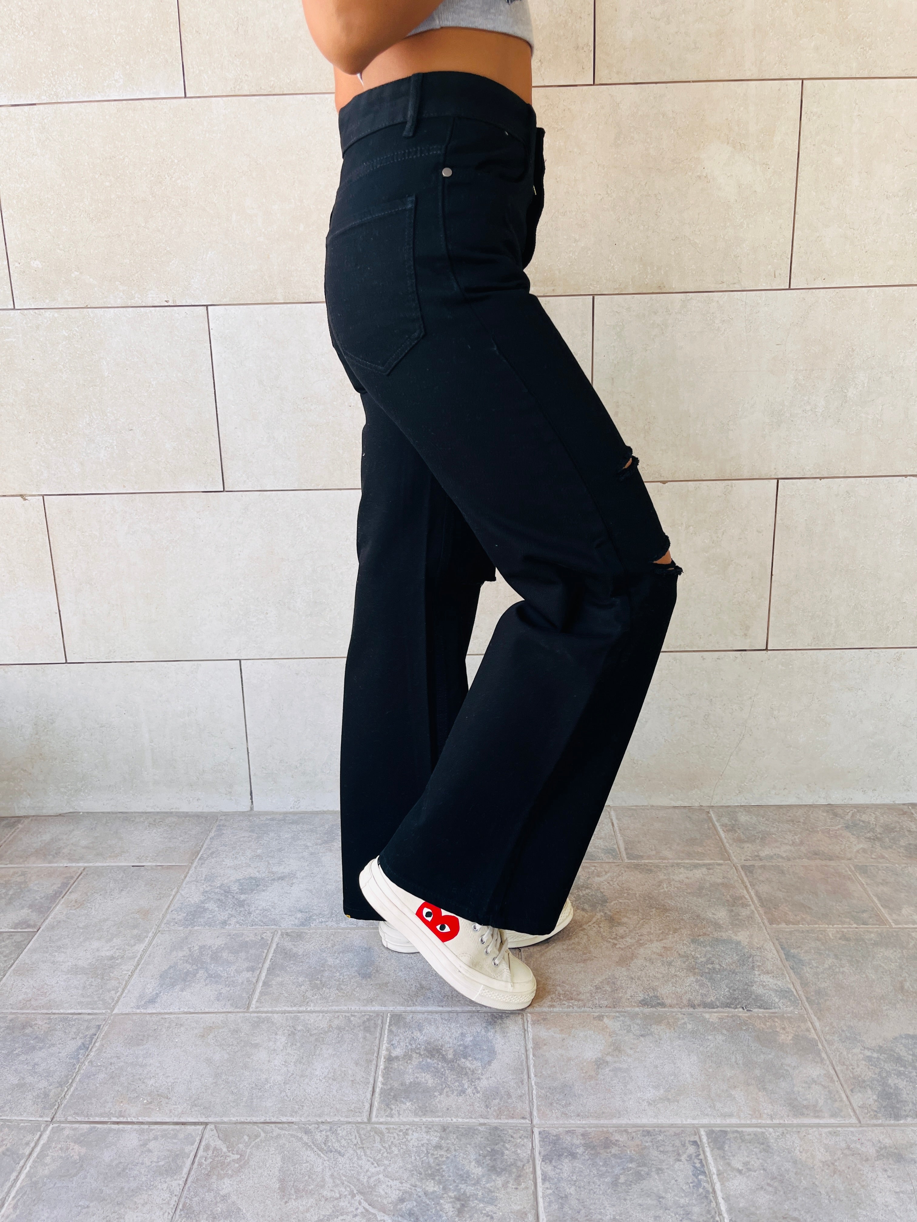 Black 90’s Ripped Jeans