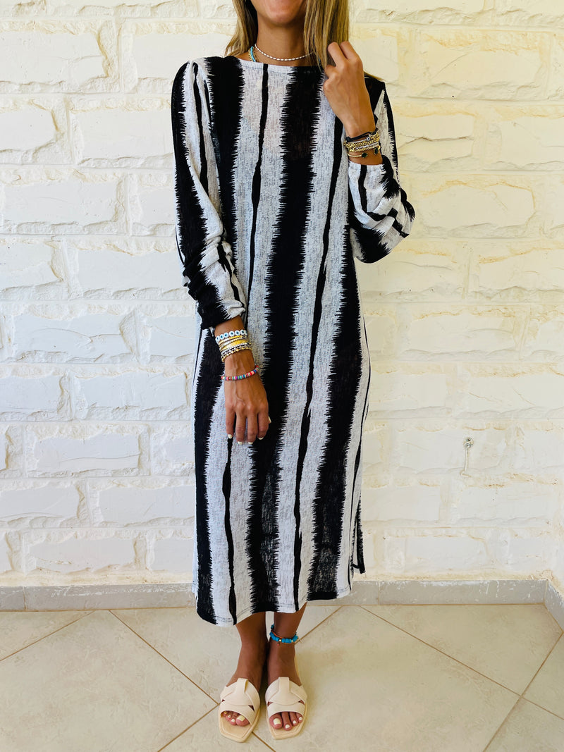 Red Back Tassel Monochrome Poncho