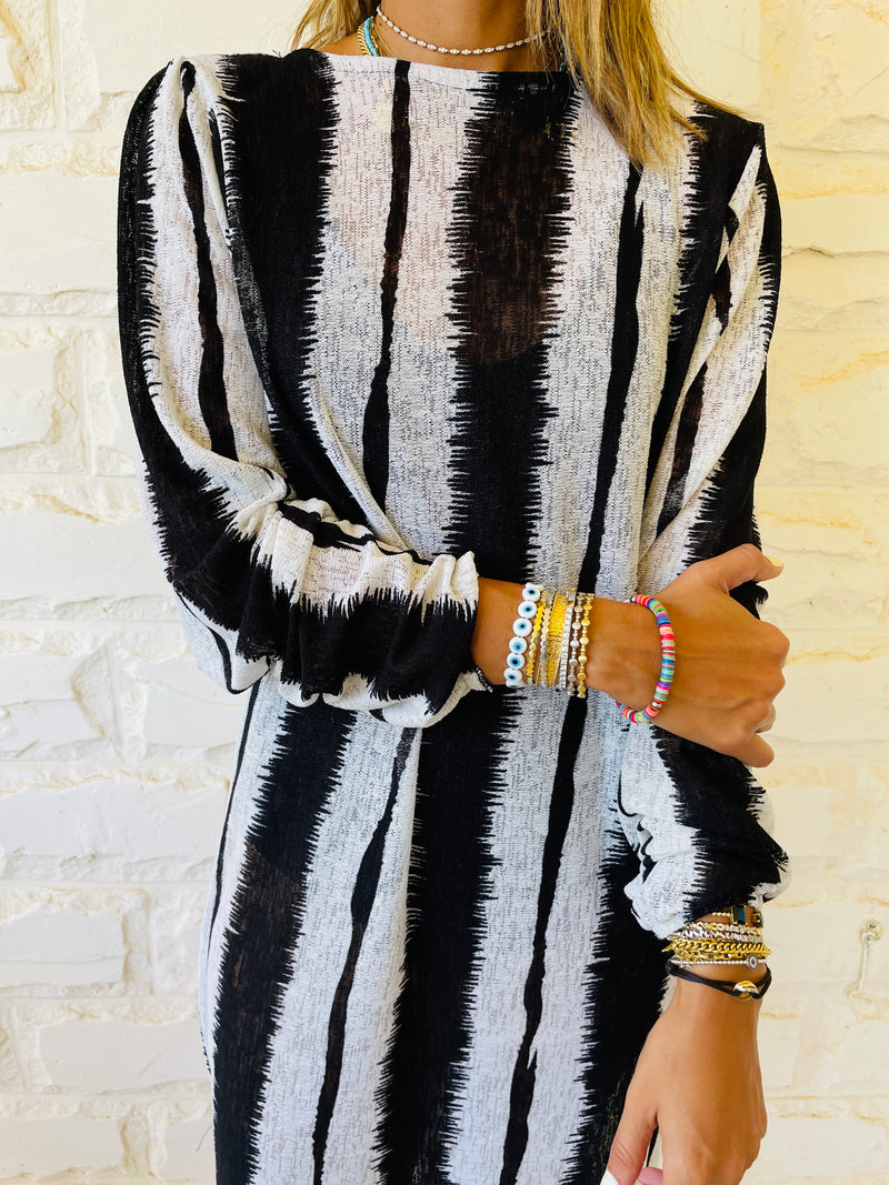 Red Back Tassel Monochrome Poncho