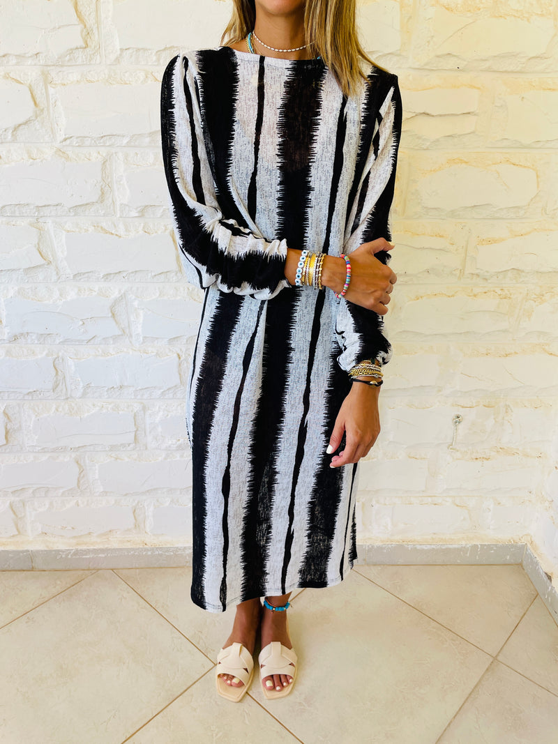 Red Back Tassel Monochrome Poncho