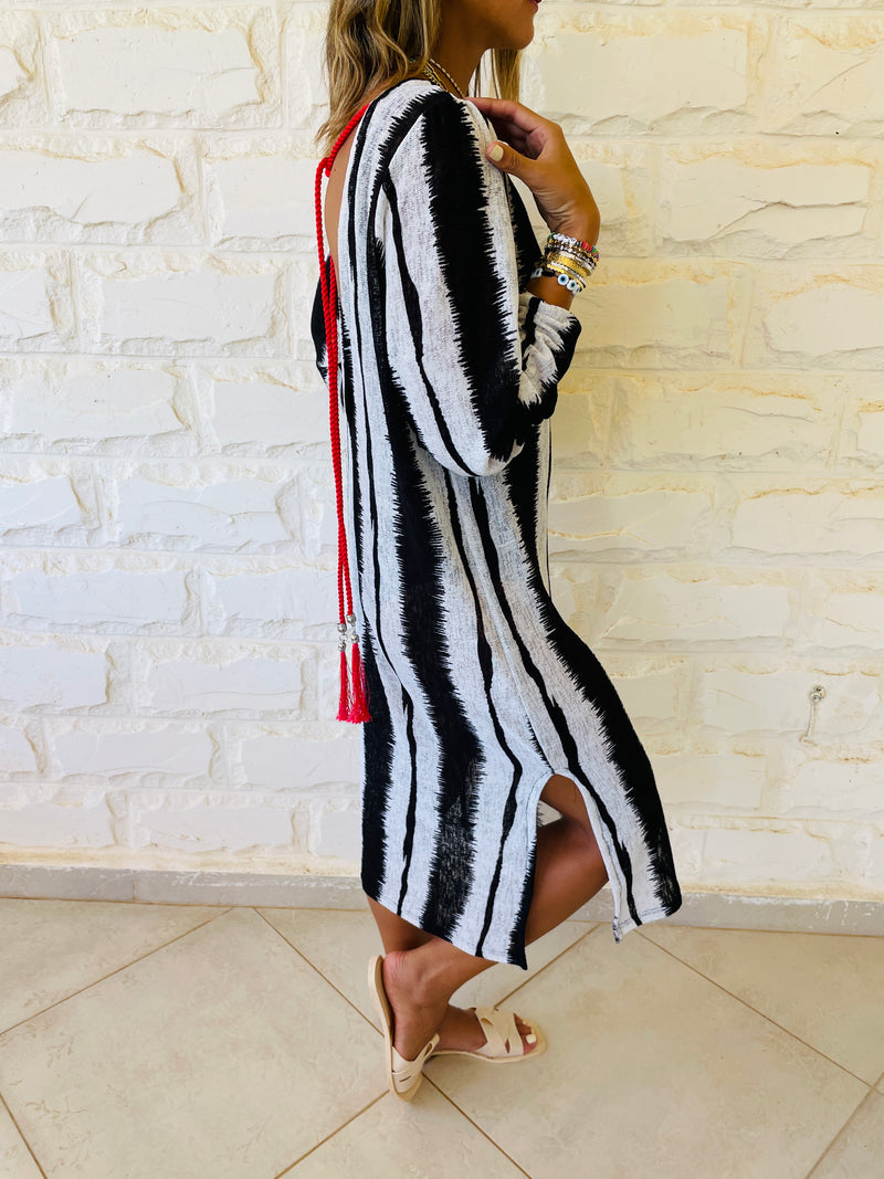Red Back Tassel Monochrome Poncho
