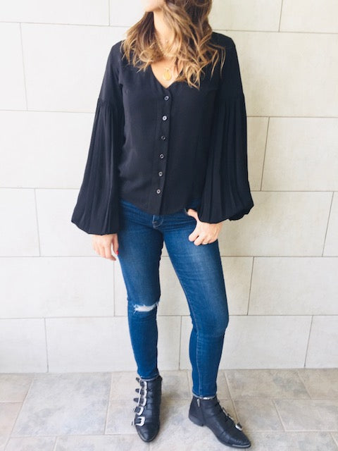 Black Balloon Sleeve Top