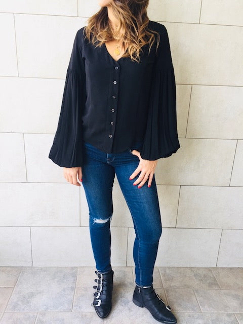 Black Balloon Sleeve Top