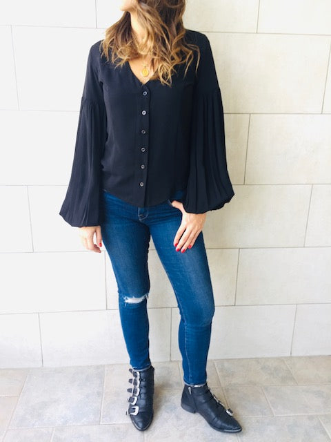 Black Balloon Sleeve Top