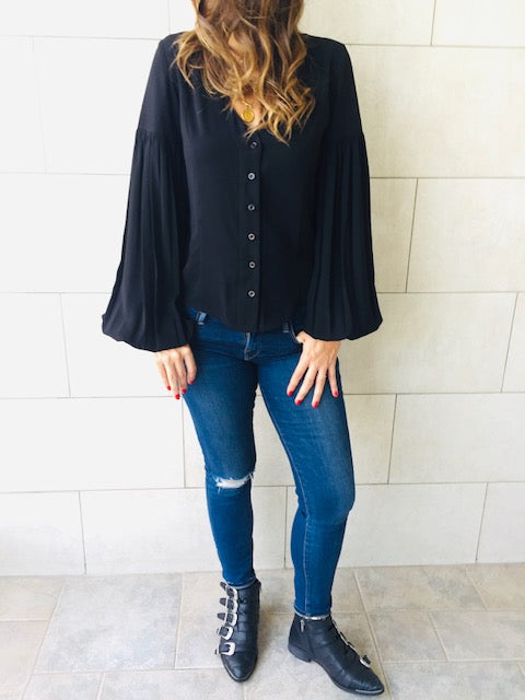 Black Balloon Sleeve Top
