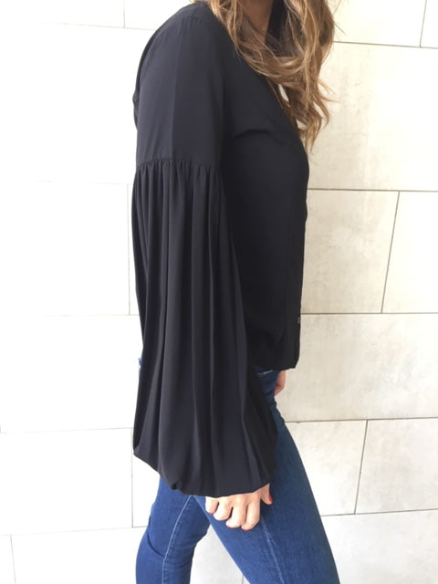 Black Balloon Sleeve Top