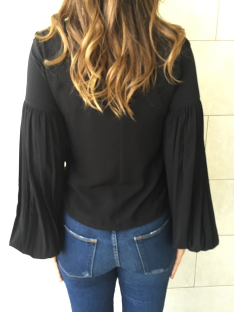 Black Balloon Sleeve Top