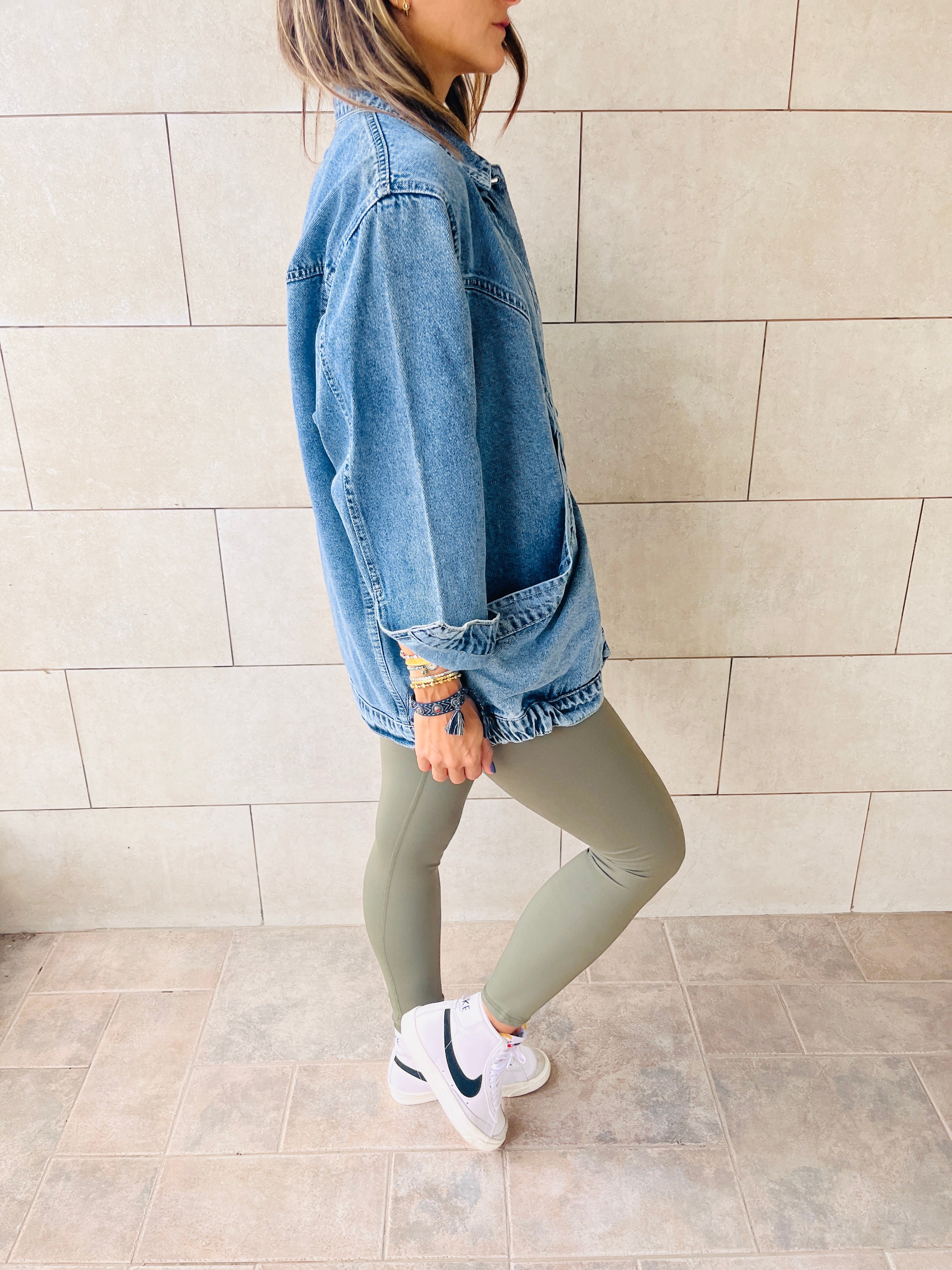 Blue Exaggerated Double Pocket Denim Jacket