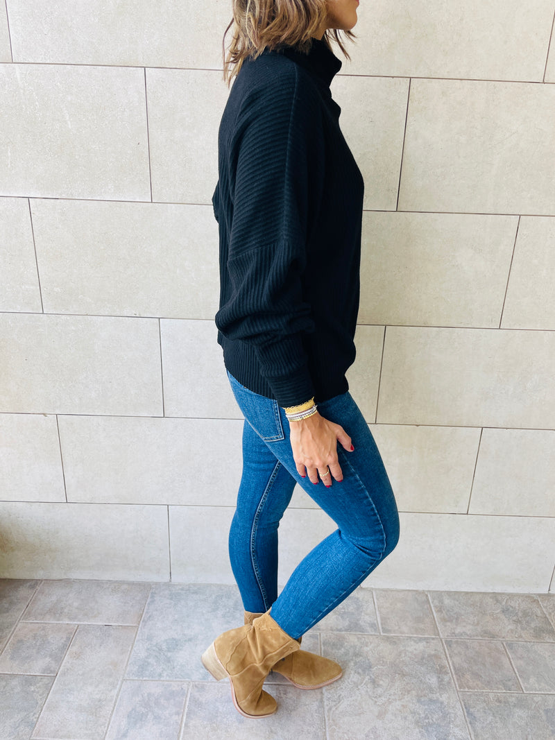 Black Pull Side Knit