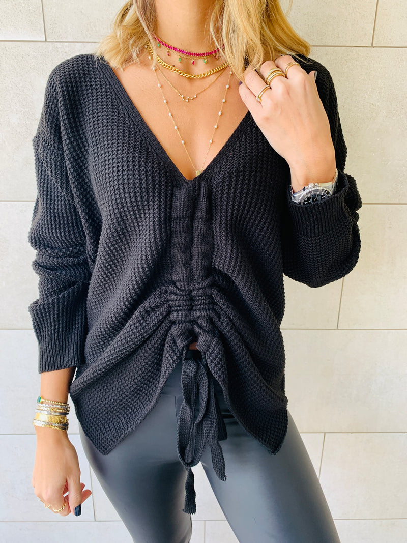 Black Front Pull Pullover