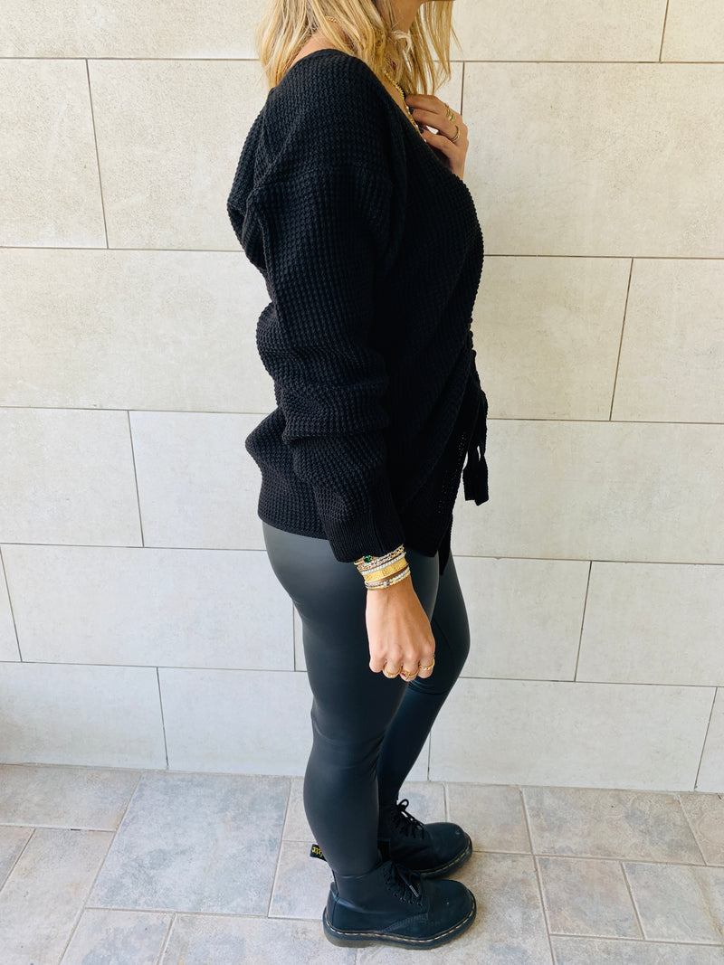 Black Front Pull Pullover